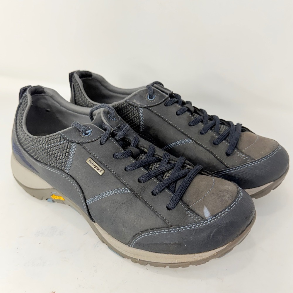 Dansko Paisley Womens Gray Leather Waterproof Vibram Walking Shoes Size 39/8,5